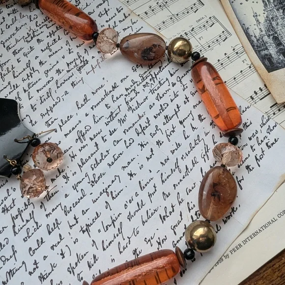 Vintage Amber and Gold Beaded Necklace And Earrings - Picture 5 of 9